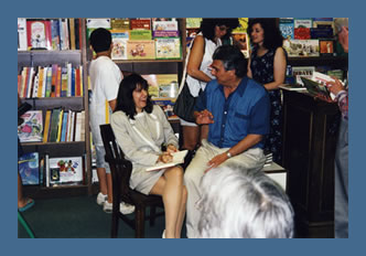 Robin at a booksigning